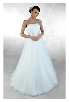 Suknia ślubna kolekcji imperial Model 1005 - oferta salonu sukien Aurelia w Niemodlinie