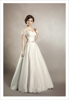 Suknia ślubna kolekcji imperial Model 3176 - oferta salonu sukien Aurelia w Niemodlinie