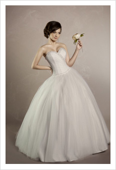 Suknia ślubna kolekcji imperial Model 3397 - oferta salonu sukien Aurelia w Niemodlinie