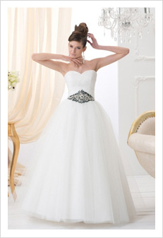Suknia ślubna Himir - oferta salonu sukien Aurelia w Niemodlinie
