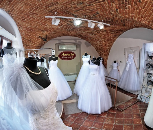 Salon sukien ślubnych Aurelia w Niemodlinie - 9